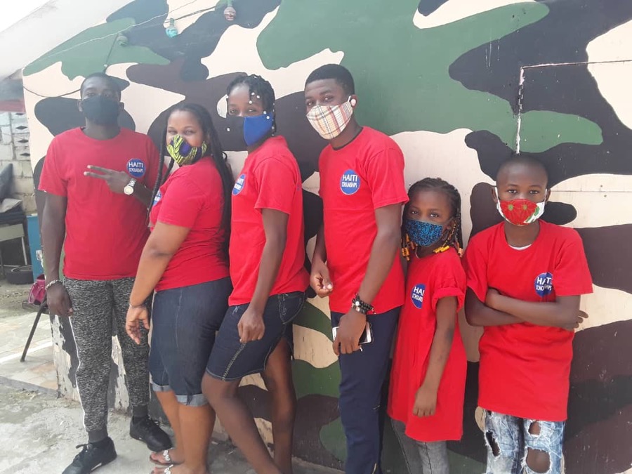Scholarship students wearing masks during the pandemic
